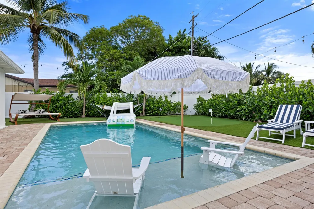 1096 SW 27th Avenue Boynton Beach, FL 33426
