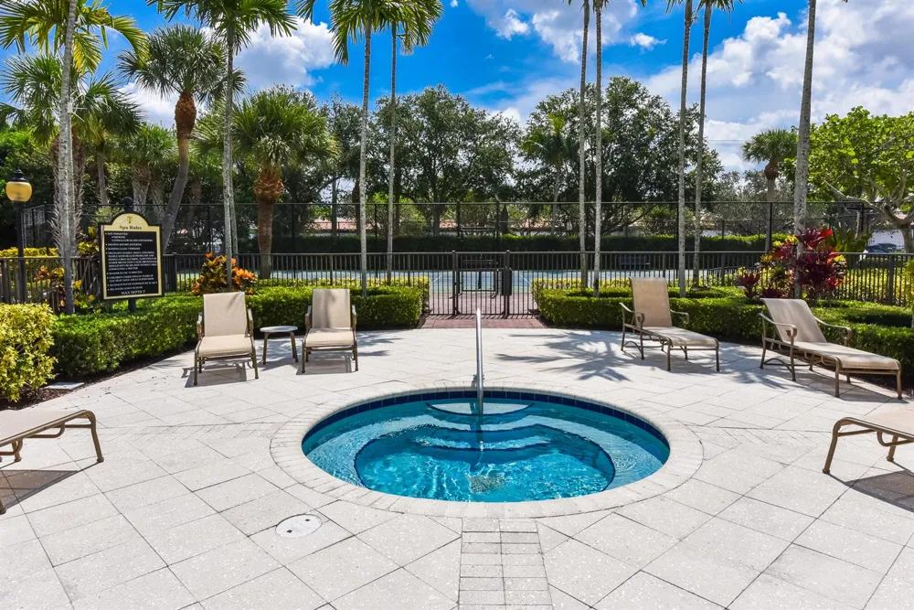 4907 Midtown Lane #1212 Palm Beach Gardens, FL 33418