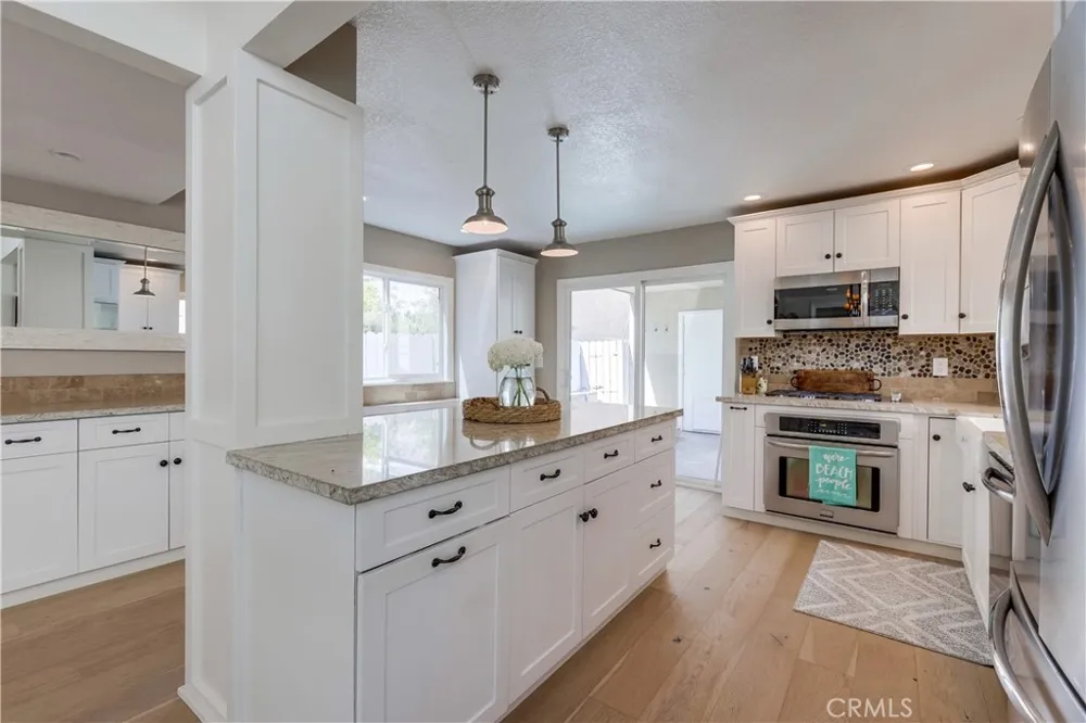 225 20th Huntington Beach, CA 92648