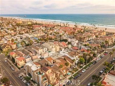 225 20th Huntington Beach, CA 92648