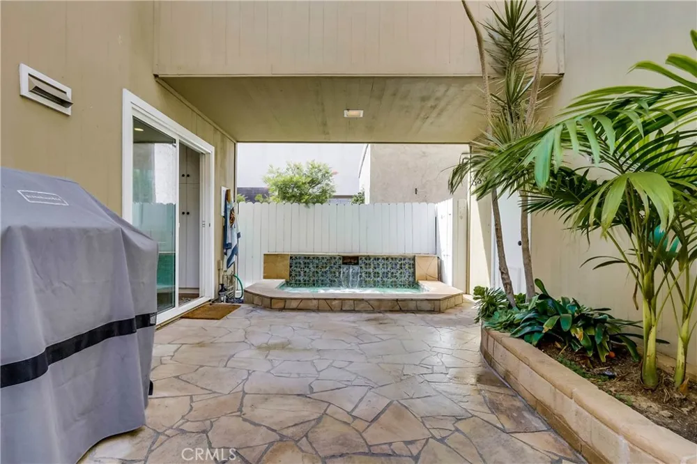 225 20th Huntington Beach, CA 92648
