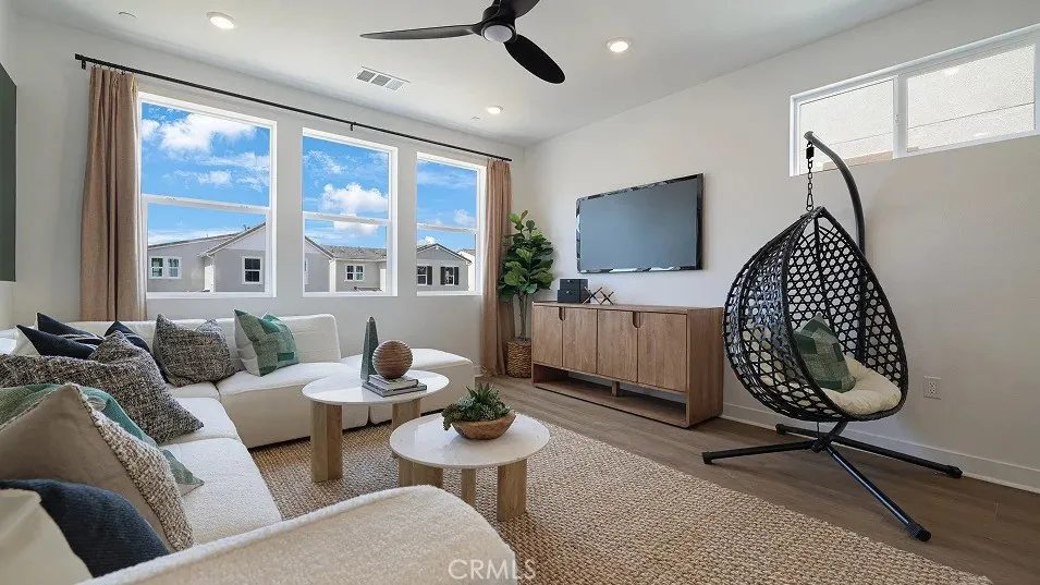 2148 Aneto Way Santa Paula, CA 93060