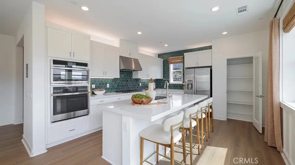 2148 Aneto Way Santa Paula, CA 93060