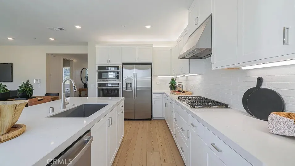 2146 Aneto Way Santa Paula, CA 93060