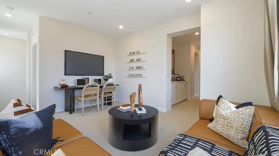 2146 Aneto Way Santa Paula, CA 93060