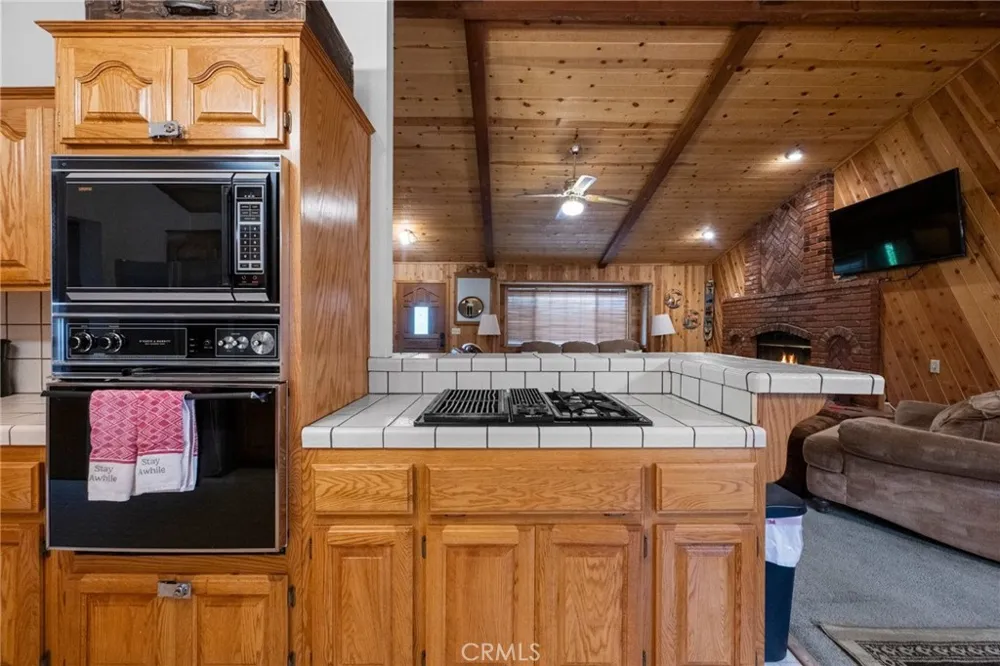42745 Tannenbaum Big Bear Lake, CA 92315