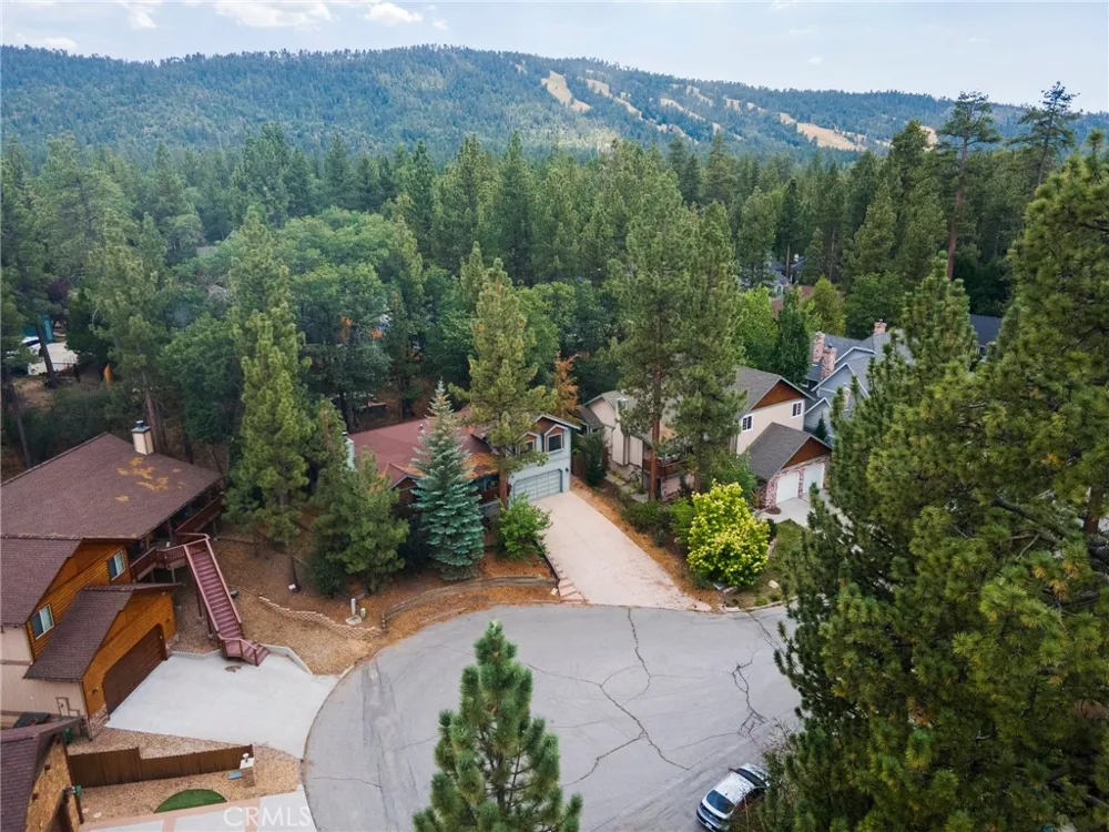 42745 Tannenbaum Big Bear Lake, CA 92315
