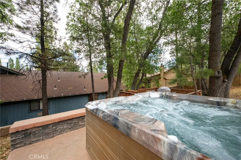 42745 Tannenbaum Big Bear Lake, CA 92315
