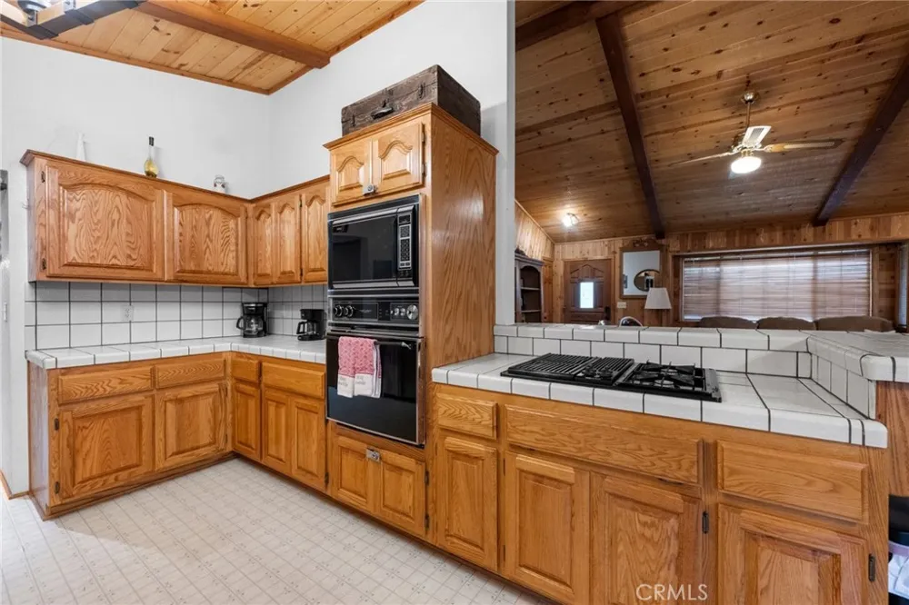 42745 Tannenbaum Big Bear Lake, CA 92315