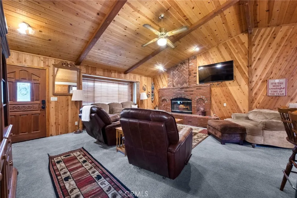 42745 Tannenbaum Big Bear Lake, CA 92315