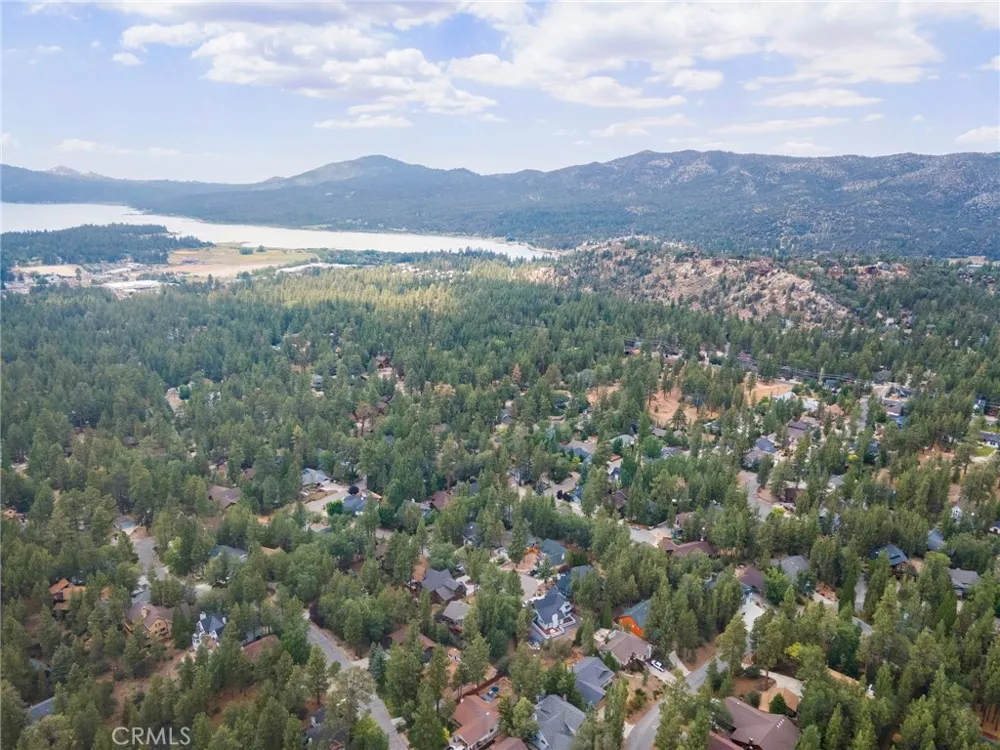42745 Tannenbaum Big Bear Lake, CA 92315