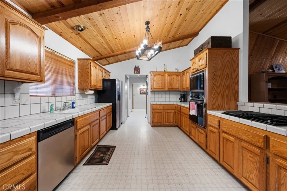 42745 Tannenbaum Big Bear Lake, CA 92315