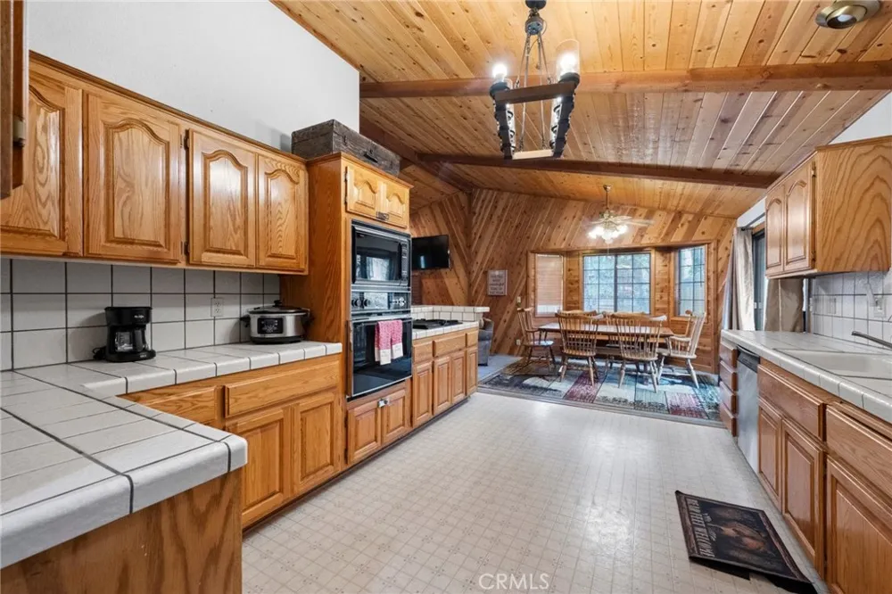 42745 Tannenbaum Big Bear Lake, CA 92315