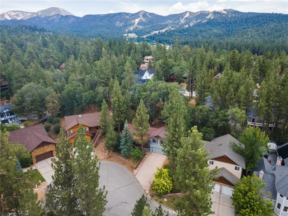 42745 Tannenbaum Big Bear Lake, CA 92315