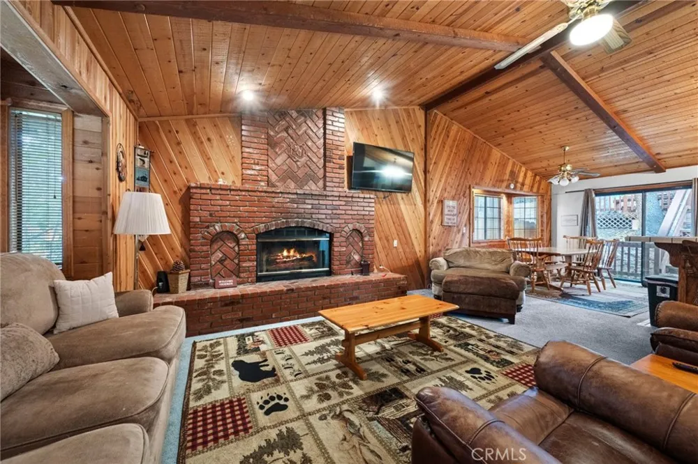 42745 Tannenbaum Big Bear Lake, CA 92315