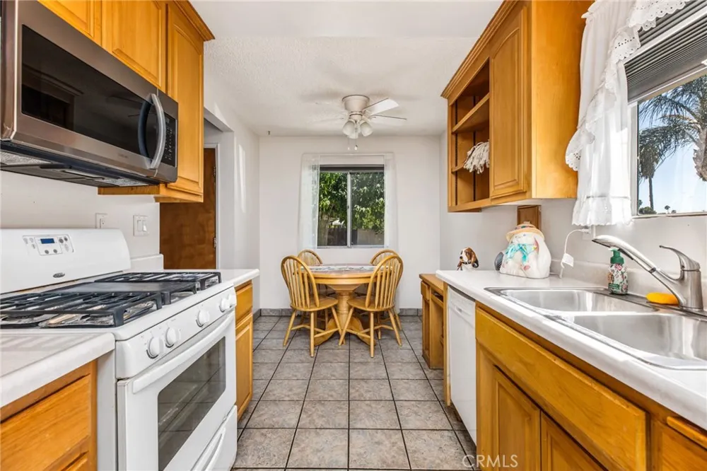 2236 San Padre Hemet, CA 92545