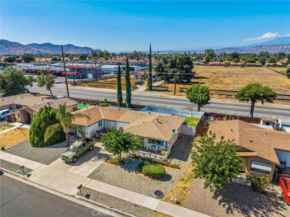 2236 San Padre Hemet, CA 92545