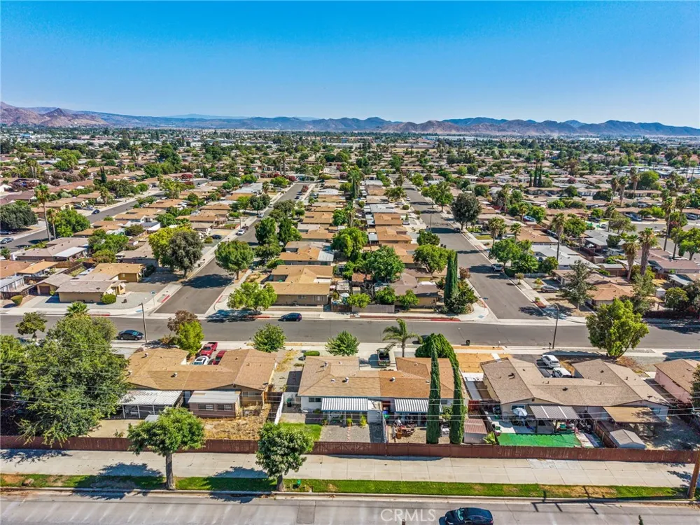2236 San Padre Hemet, CA 92545