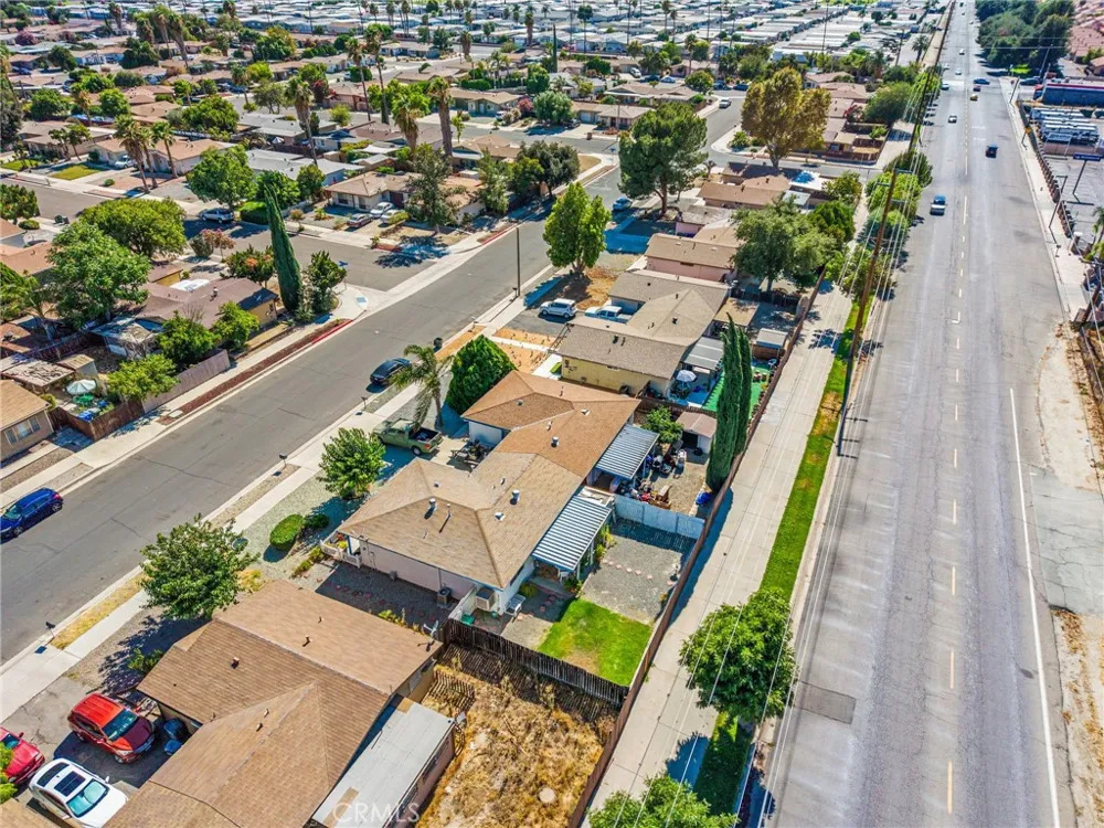 2236 San Padre Hemet, CA 92545