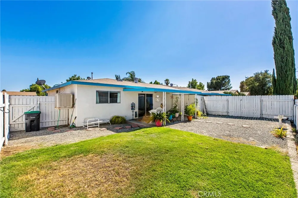 2236 San Padre Hemet, CA 92545
