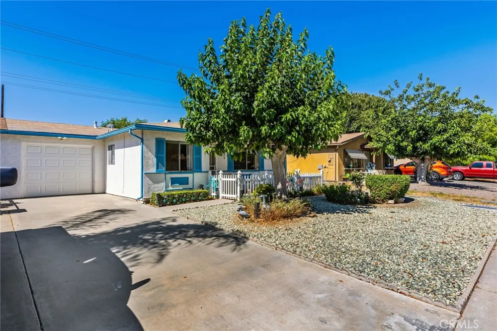 2236 San Padre Hemet, CA 92545