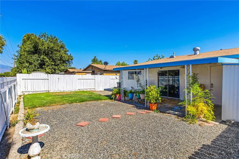 2236 San Padre Hemet, CA 92545