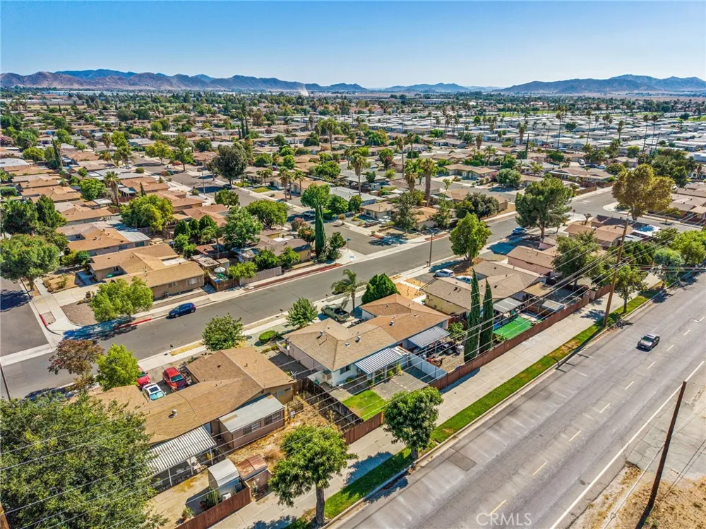 2236 San Padre Hemet, CA 92545