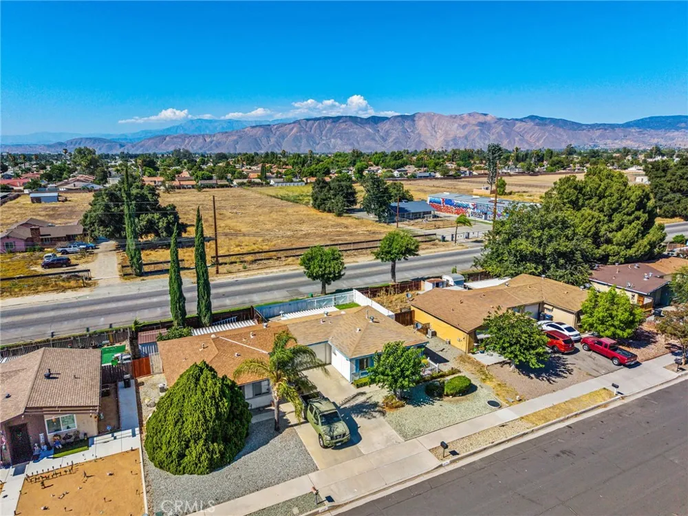 2236 San Padre Hemet, CA 92545