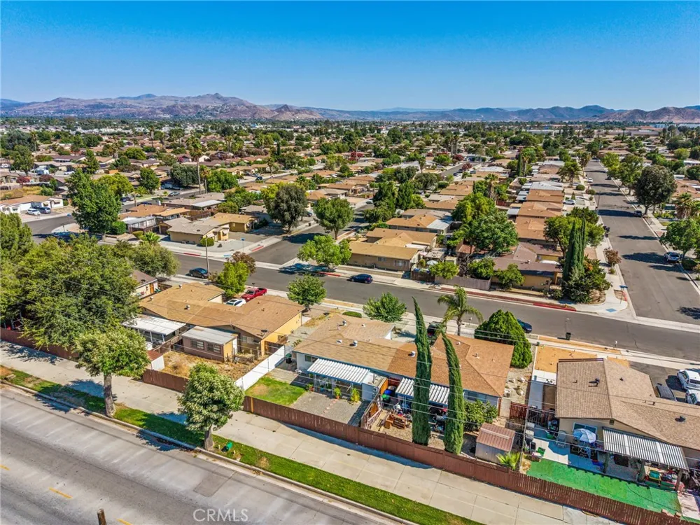 2236 San Padre Hemet, CA 92545
