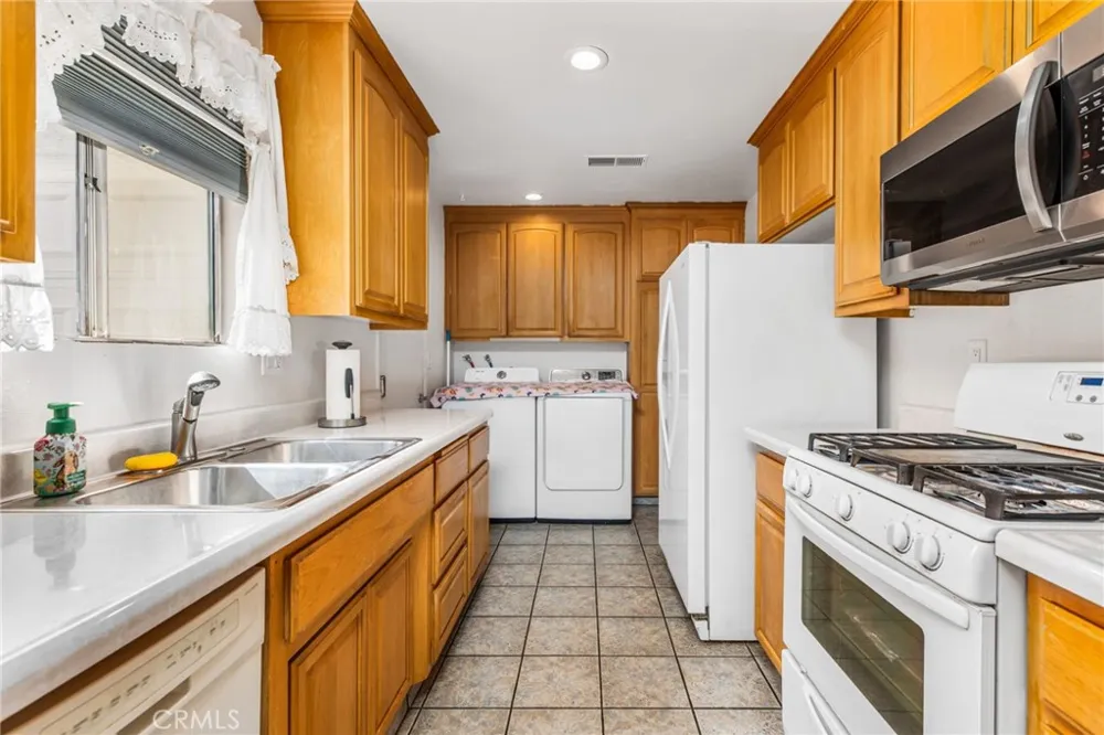 2236 San Padre Hemet, CA 92545