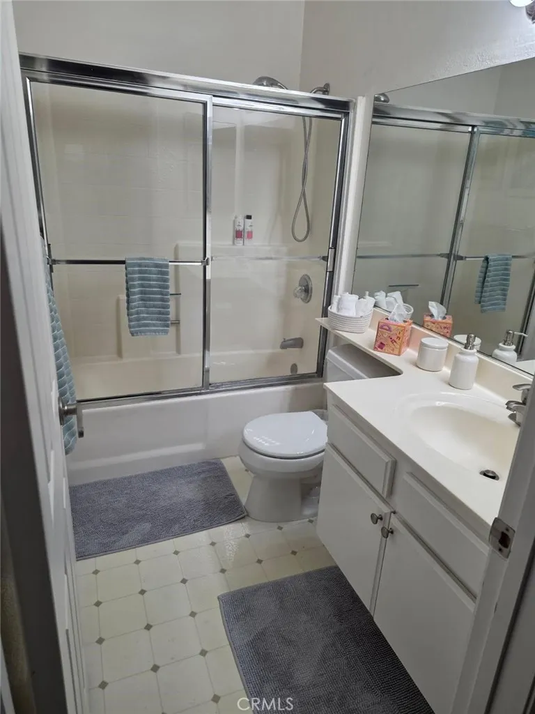 4591 Warner Avenue #203 Huntington Beach, CA 92649