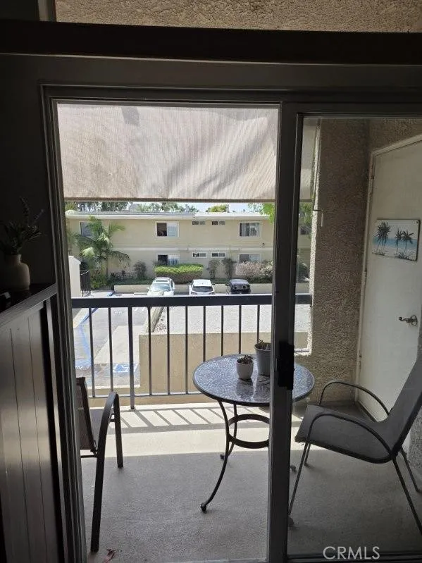 4591 Warner Avenue #203 Huntington Beach, CA 92649