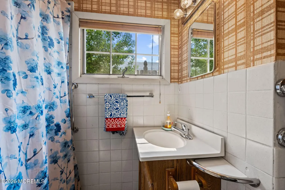 109 E Mohawk Drive Little Egg Harbor, NJ 08087