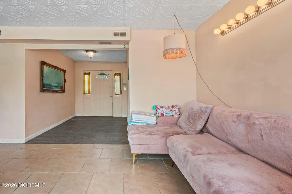 109 E Mohawk Drive Little Egg Harbor, NJ 08087