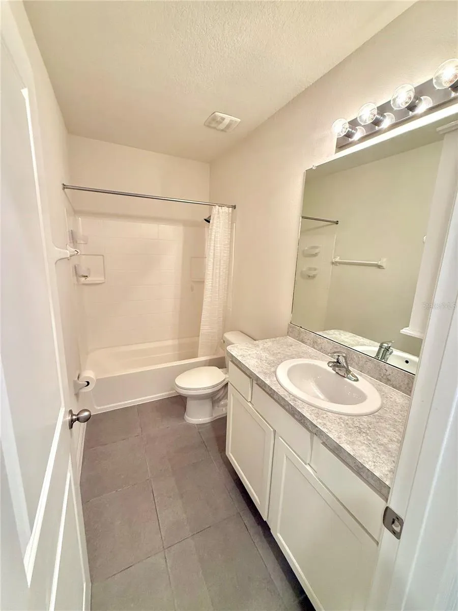 8771 FALLING BLUE PLACE Riverview, FL 33578