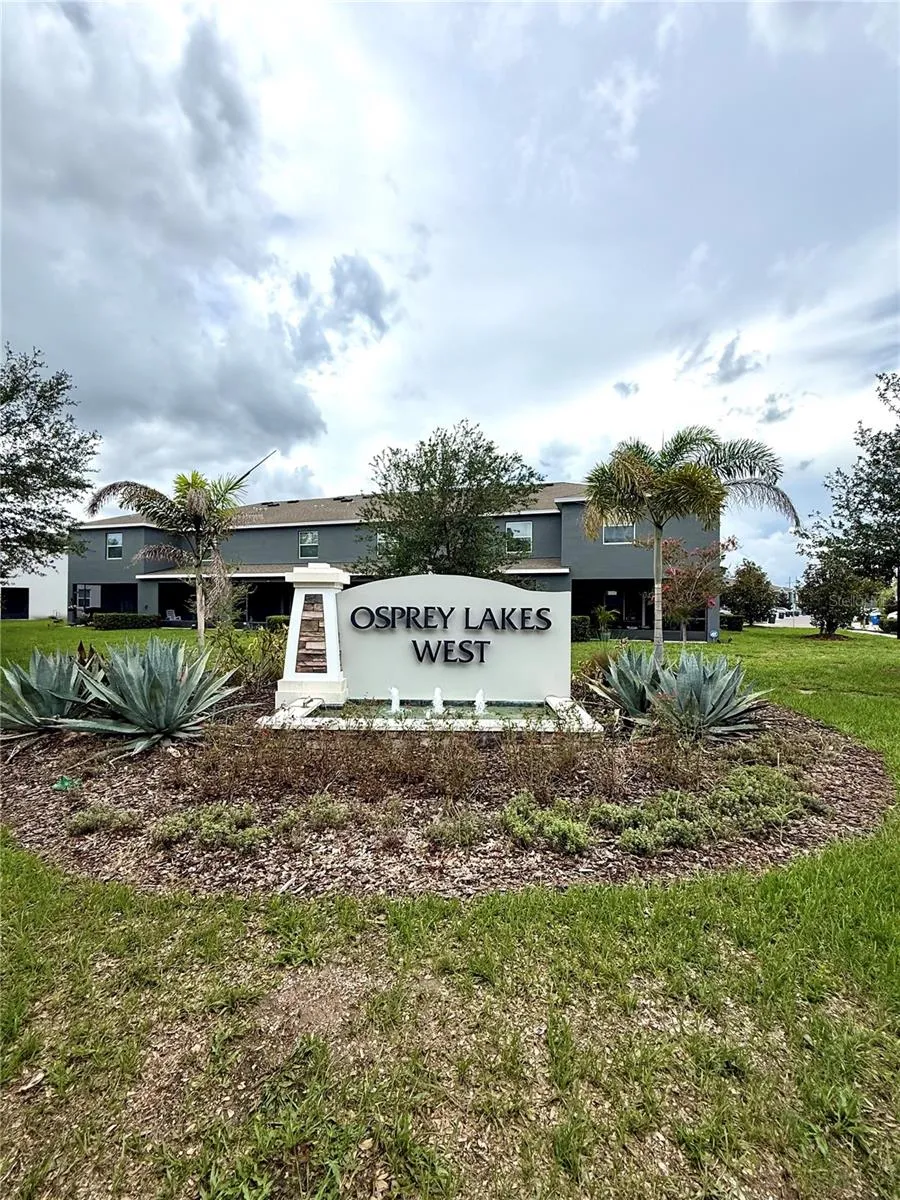 8771 FALLING BLUE PLACE Riverview, FL 33578