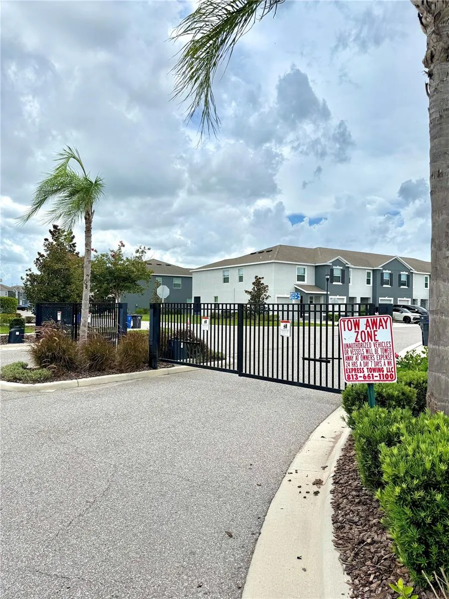 8771 FALLING BLUE PLACE Riverview, FL 33578
