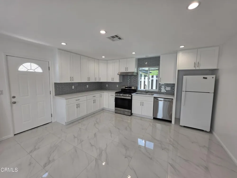 10926 Woodward Avenue Sunland, CA 91040