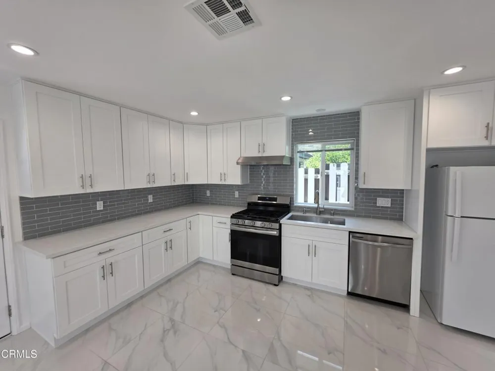 10926 Woodward Avenue Sunland, CA 91040