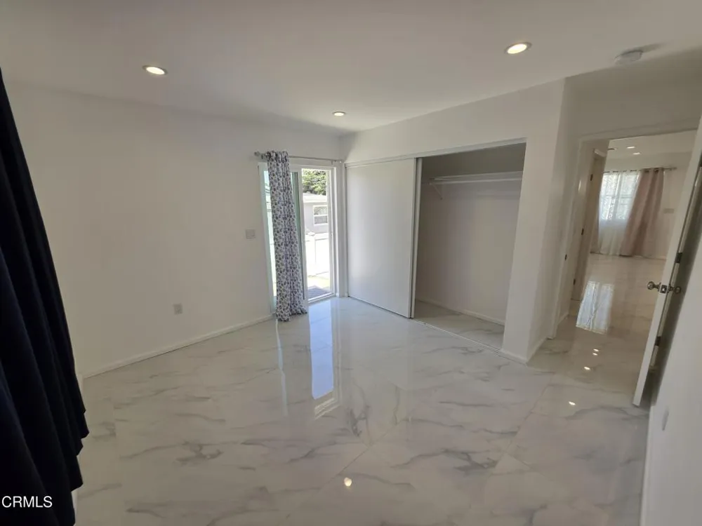 10926 Woodward Avenue Sunland, CA 91040