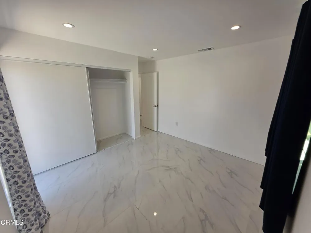 10926 Woodward Avenue Sunland, CA 91040