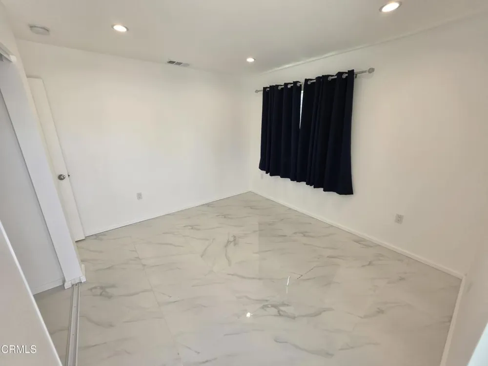 10926 Woodward Avenue Sunland, CA 91040