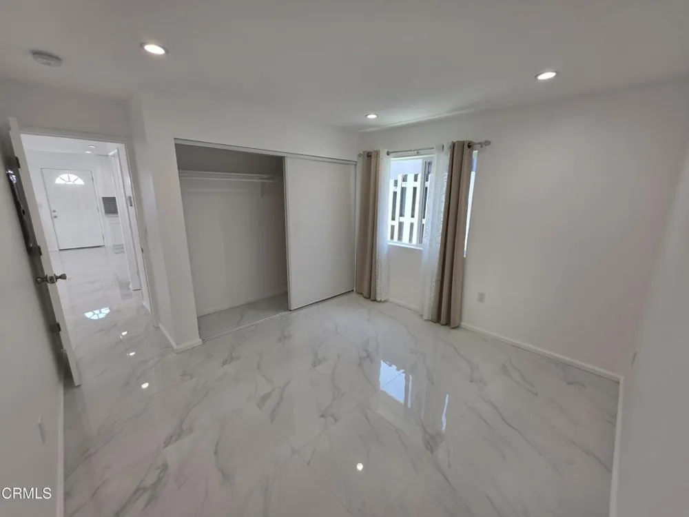 10926 Woodward Avenue Sunland, CA 91040