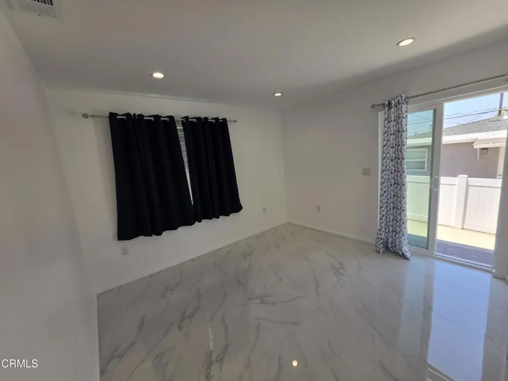 10926 Woodward Avenue Sunland, CA 91040