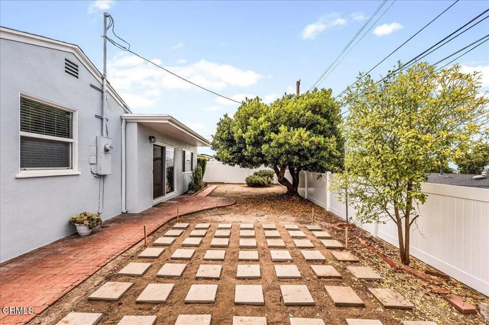 2701 Jolley Drive Burbank, CA 91504