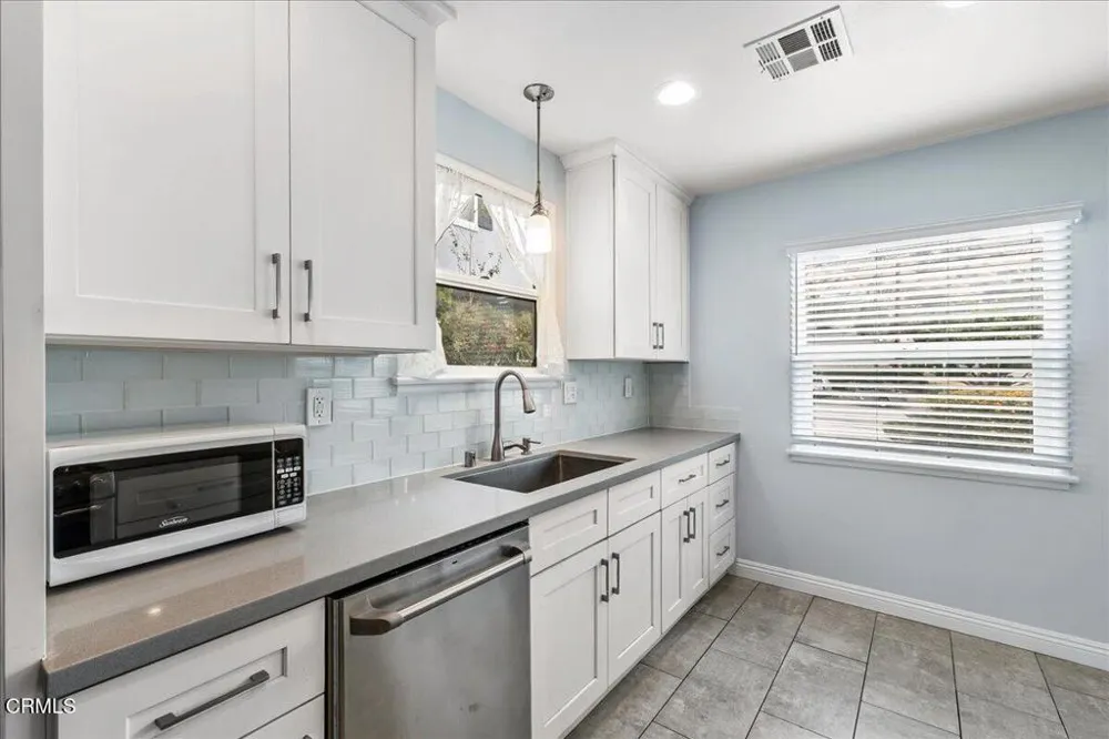 2701 Jolley Drive Burbank, CA 91504