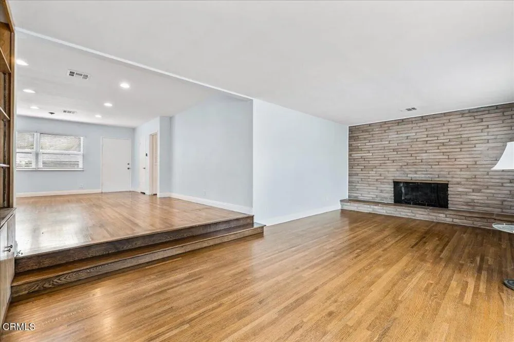 2701 Jolley Drive Burbank, CA 91504
