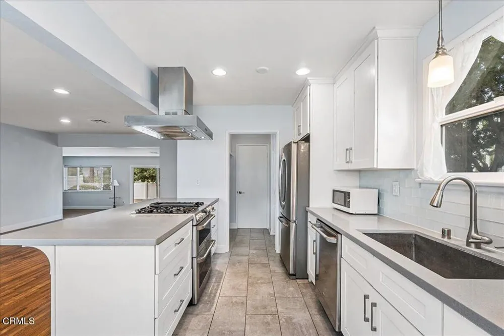 2701 Jolley Drive Burbank, CA 91504