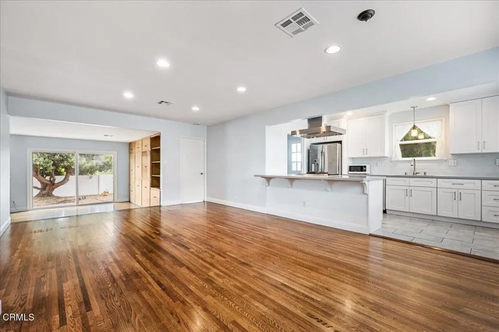 2701 Jolley Drive Burbank, CA 91504