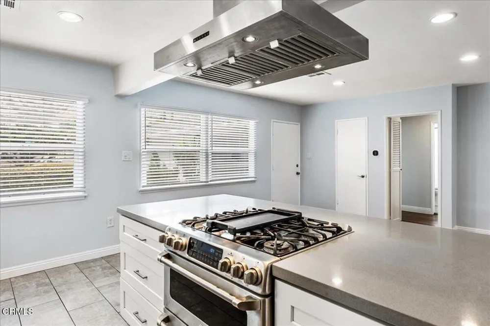 2701 Jolley Drive Burbank, CA 91504